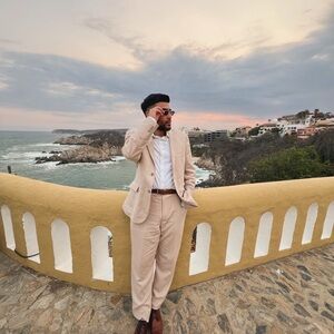 Meet your Posher, Victor